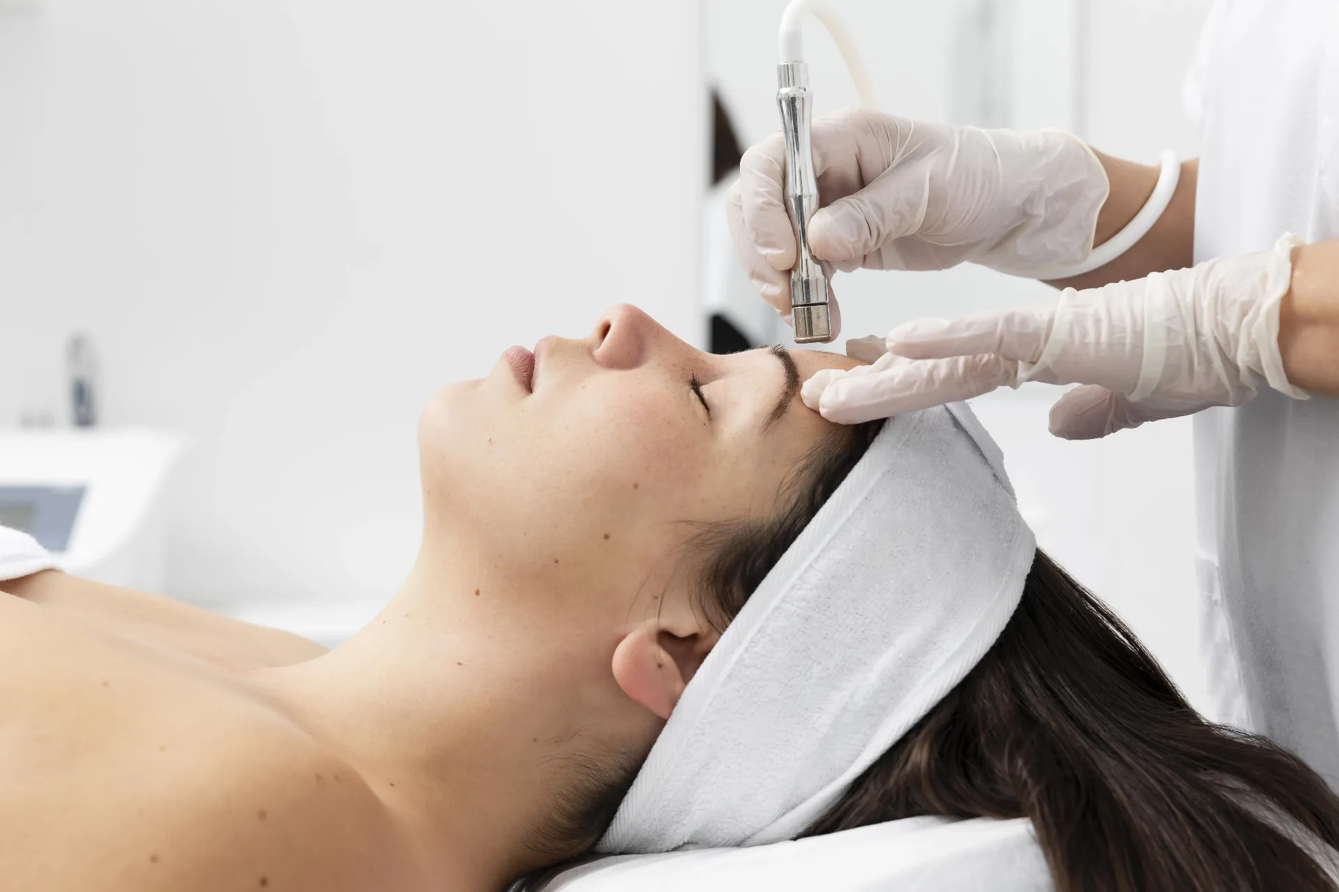 Consultații dermatologie la Policlinica Euromed Ploiești